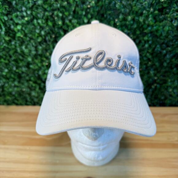 Titleist Golf Hat Adjustable Strap Gleanloch Pines Golf Club Logo White Gray - Picture 1 of 9